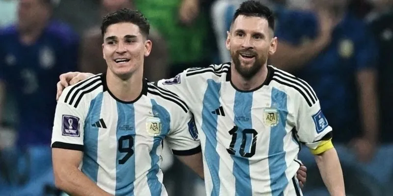 HLV ĐT Argentina bày tỏ nghi ngờ về vai trò của Lionel Messi 